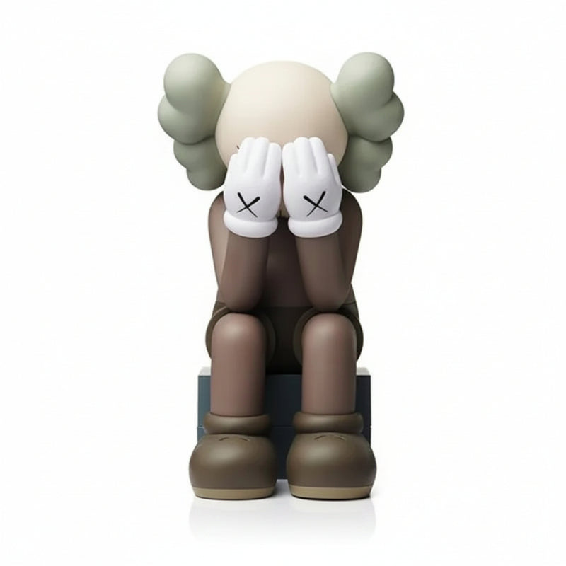Sculpture with a neutral expression on a white background